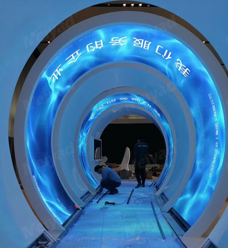 上海某展覽館隧道造型P2.5柔性LED顯示屏軟模組