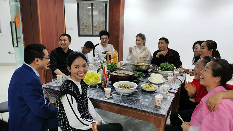 美亞迪生日會(huì)，壽星們歡聚一堂